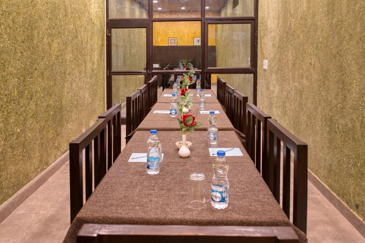 The Walnut Creek Hotel บีมตาล ภายนอก รูปภาพ