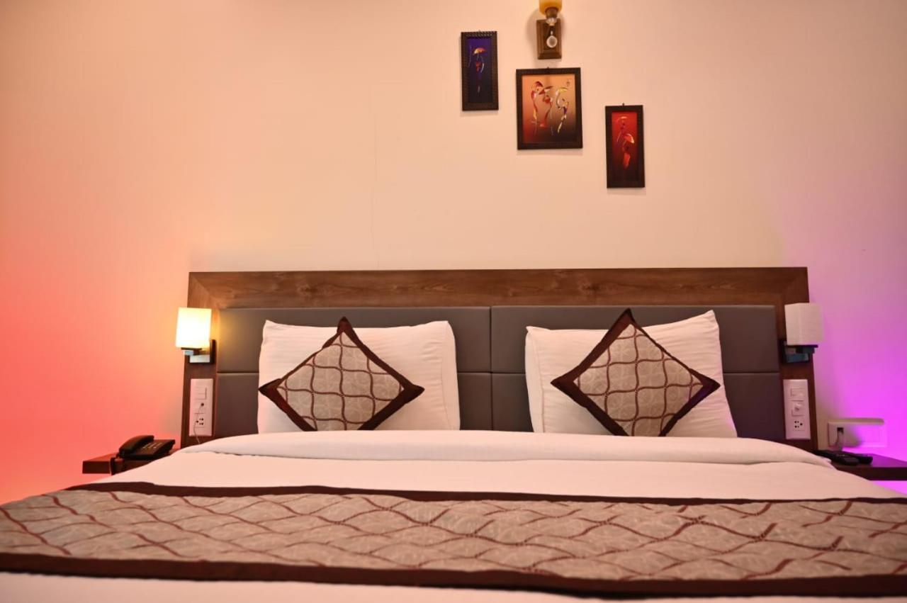 The Walnut Creek Hotel บีมตาล ภายนอก รูปภาพ